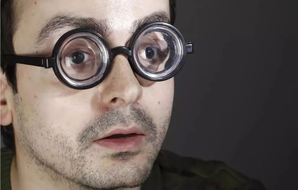 深圳希玛眼科举办点赞祖国·"睛"彩国庆近视摘镜活动